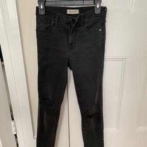 Madewell 9” mid-rise ripped skinny jeans in black